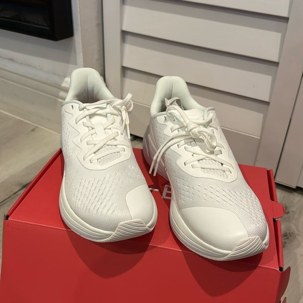 Lane-Eight NWT The Relay Trainer W Sneakers made with recycled Material. - Picture 5 of 12